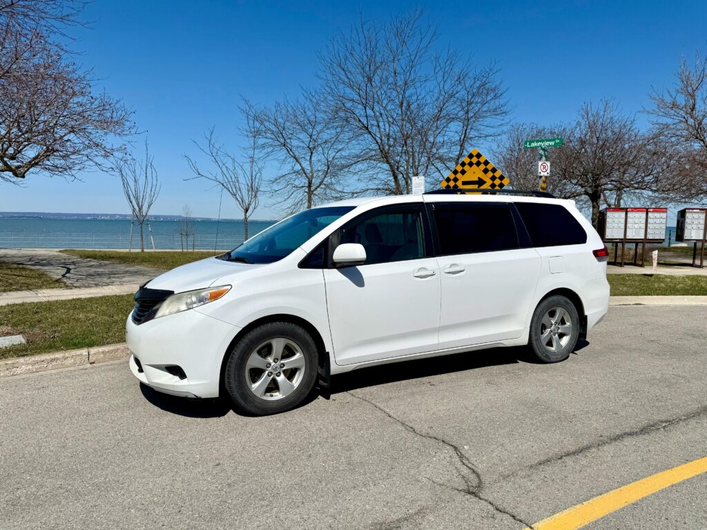 2013 TOYOTA SIENNA LE