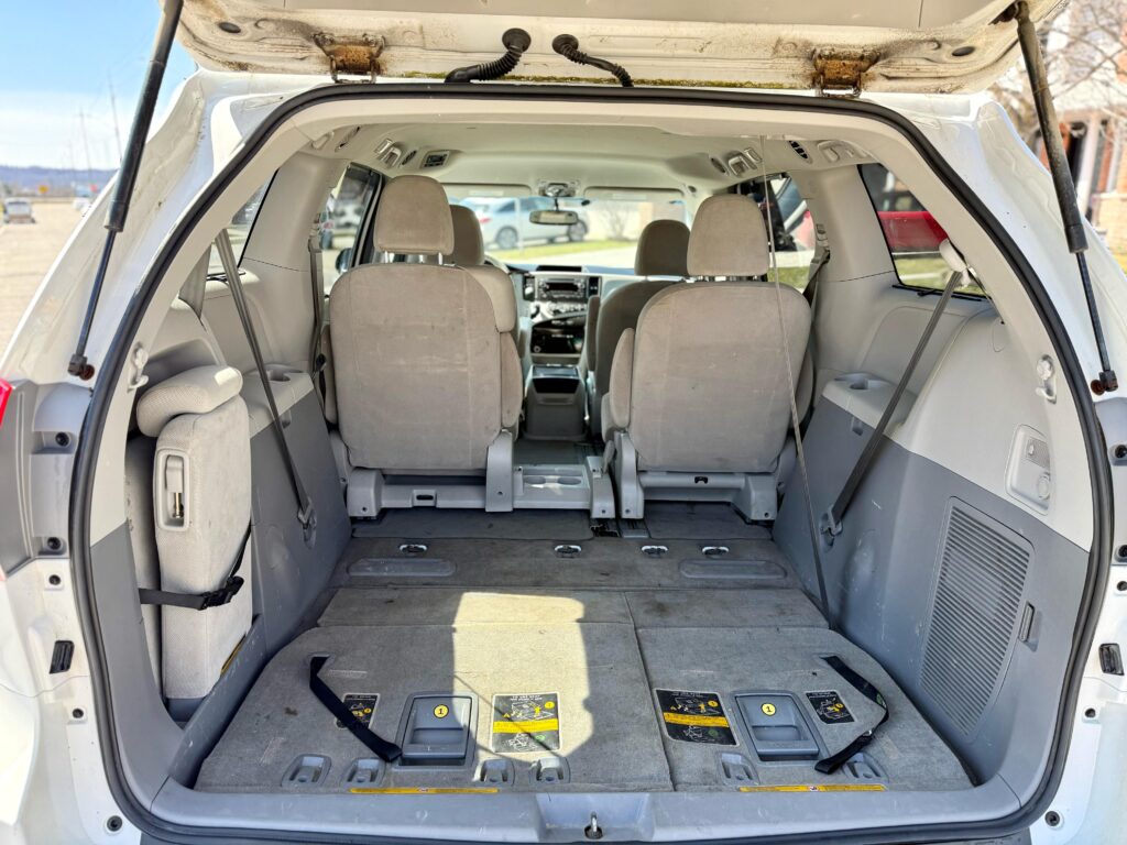 2013 TOYOTA SIENNA LE