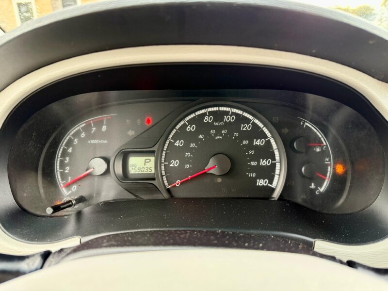 2014 TOYOTA SIENNA LE
